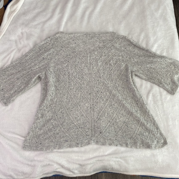 Silver and dotted black distressed open-knit v-neck scooped sweater - Picture 9 of 17